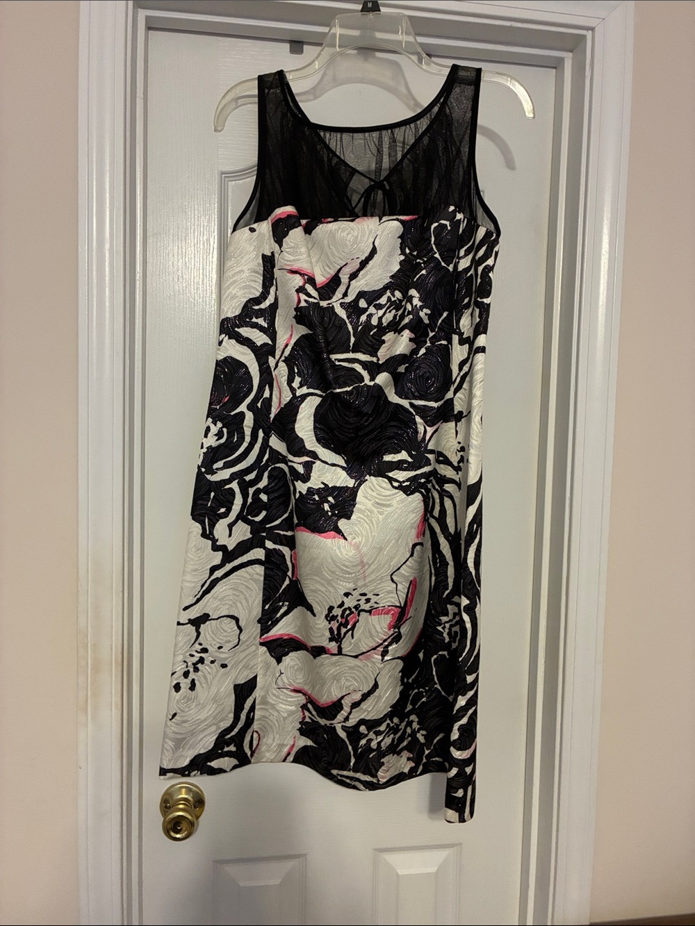 Kay Unger Black, White & Pink Asymmetrical Floral Dress size 12
